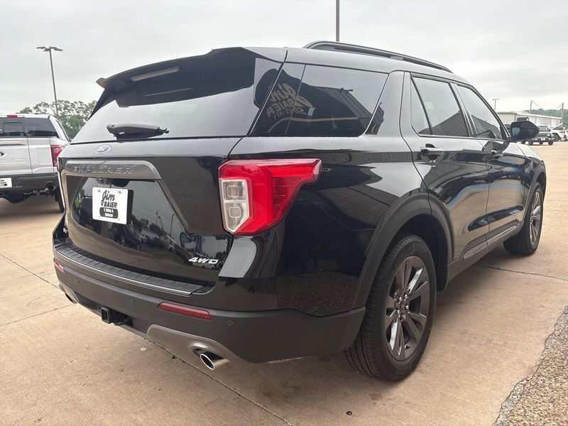 2024 Ford Explorer XLTImage 10