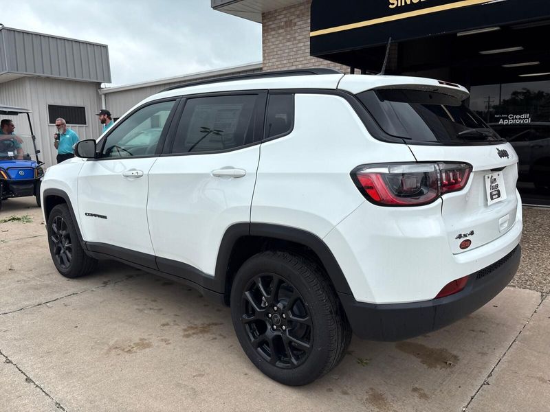 2025 Jeep Compass Latitude 4x4Image 10
