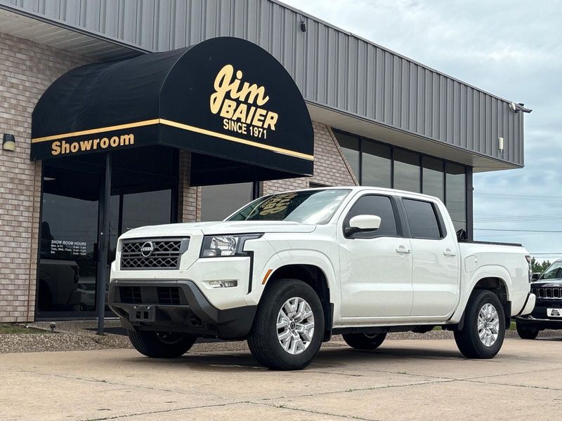 2022 Nissan Frontier SVImage 1