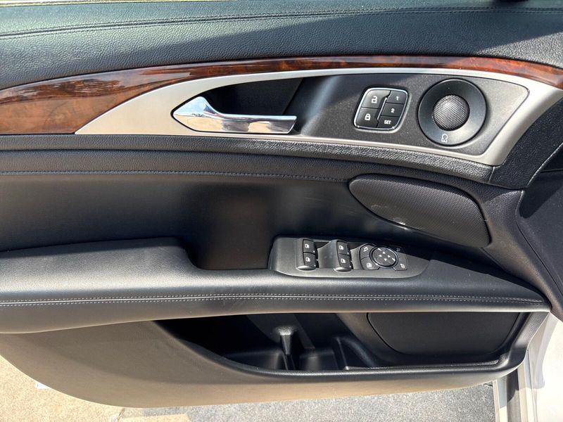 2020 Lincoln MKZ ReserveImage 13