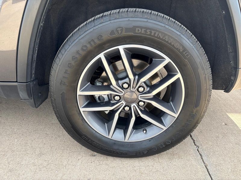 Used 2019 Jeep Grand Cherokee LimitedImage 13