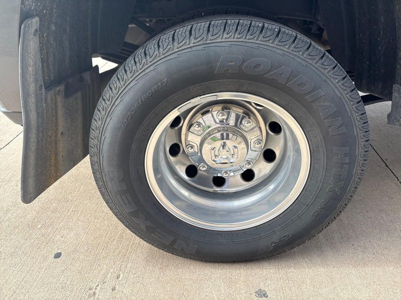 Used 2025 RAM 3500 LimitedImage 11