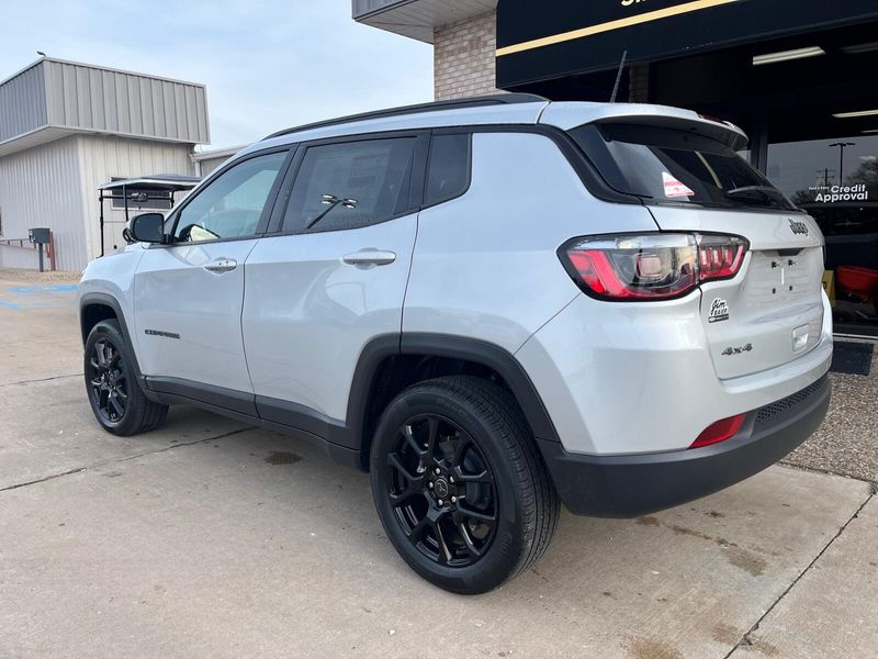 2025 Jeep Compass Latitude 4x4Image 10