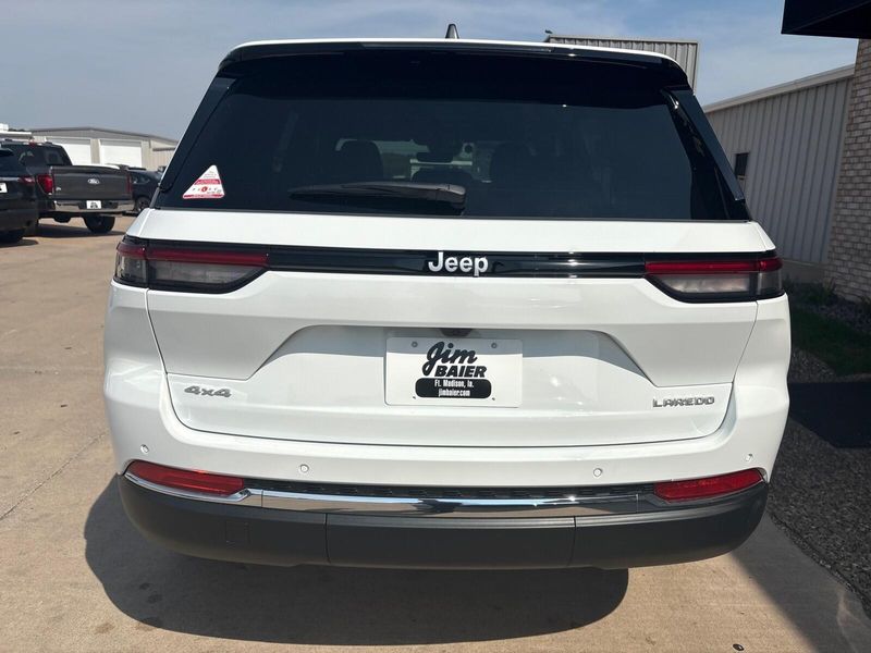 New 2025 Jeep Grand Cherokee Laredo X 4x4Image 10
