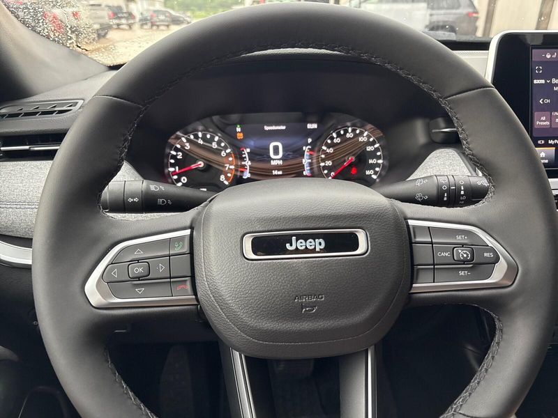 2025 Jeep Compass Latitude 4x4Image 13