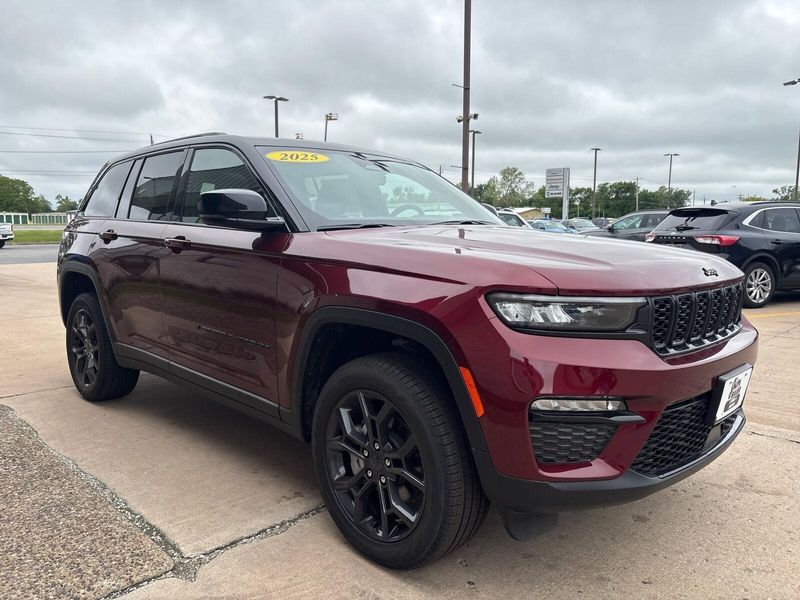 New 2025 Jeep Grand Cherokee Limited 4x4Image 7