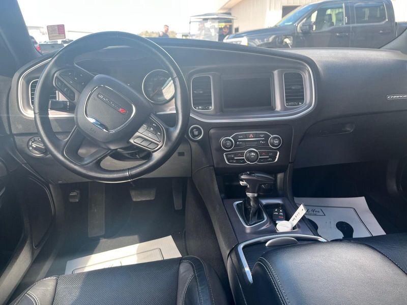 2022 Dodge Charger SXTImage 5