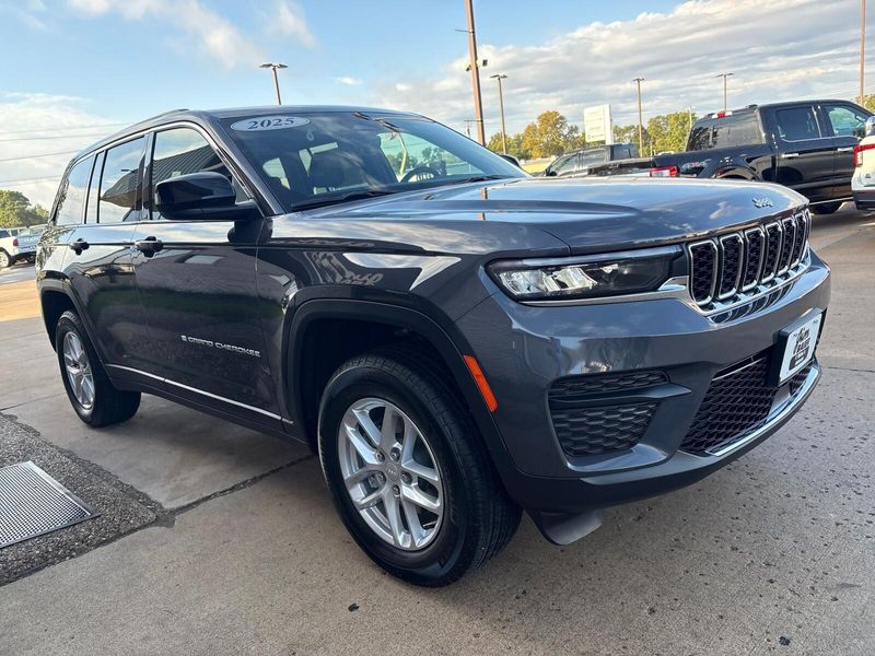 New 2025 Jeep Grand Cherokee Laredo X 4x4Image 7