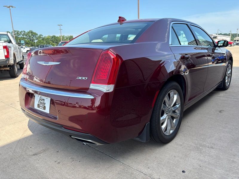 Used 2021 Chrysler 300 Touring LImage 10