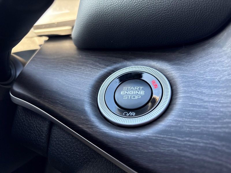 New 2025 Jeep Grand Cherokee Limited 4x4Image 20