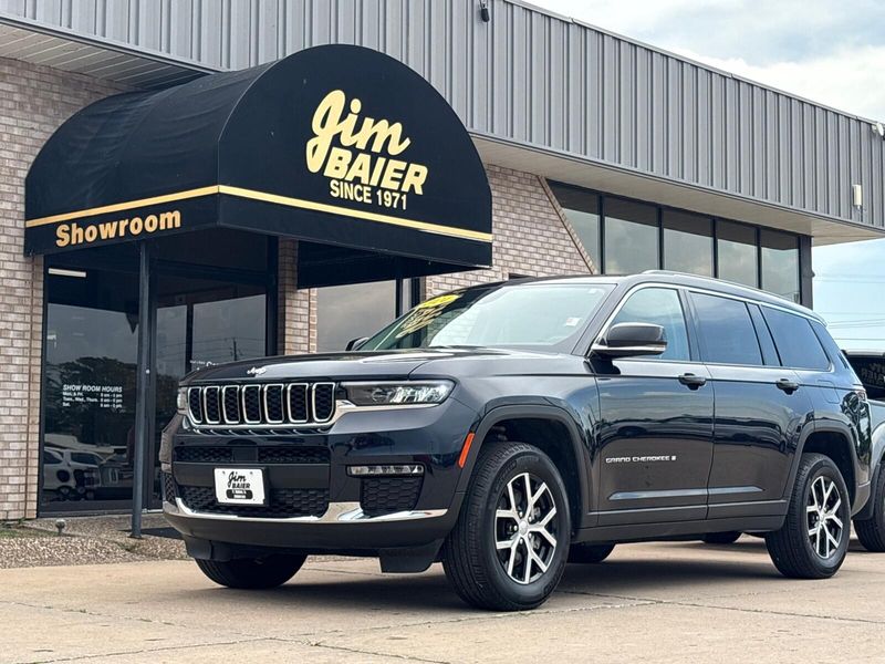 Used 2024 Jeep Grand Cherokee L LimitedImage 1