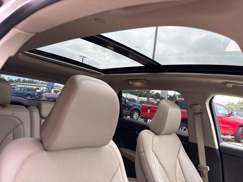 Used 2023 Lincoln Nautilus ReserveImage 9