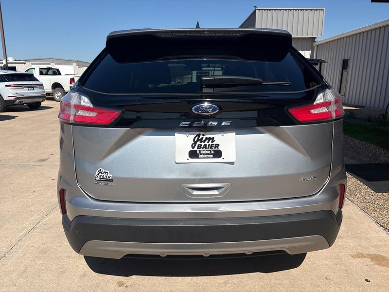 Used 2024 Ford Edge SELImage 9