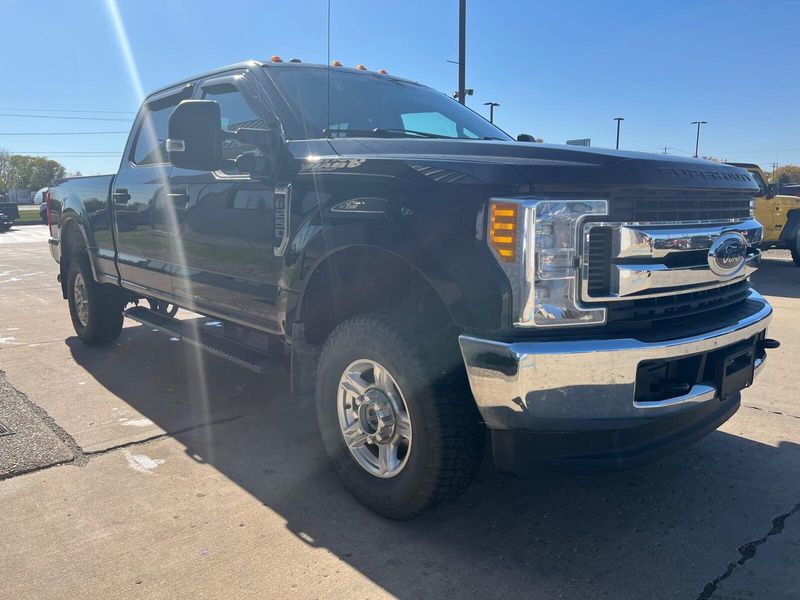 2017 Ford F-250 LariatImage 7