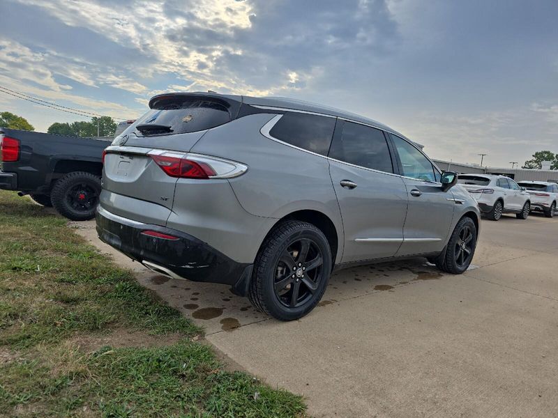 Used 2024 Buick Enclave EssenceImage 6
