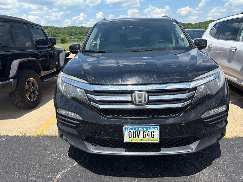 2017 Honda Pilot EliteImage 2