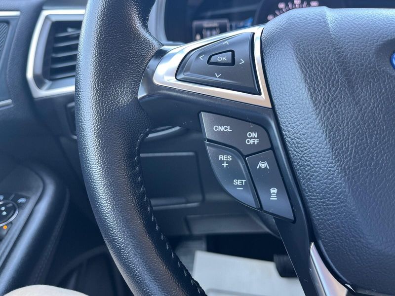2024 Ford Edge SELImage 14