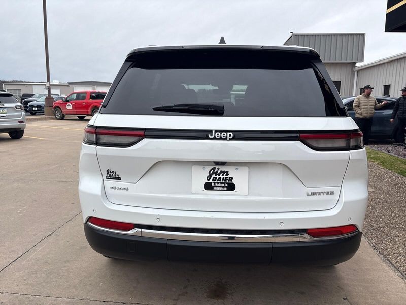 Used 2024 Jeep Grand Cherokee LimitedImage 10