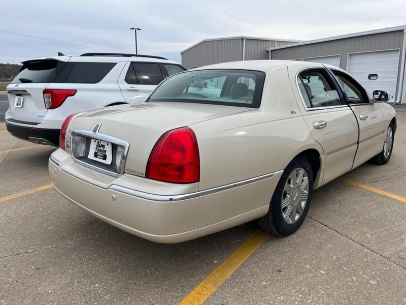 2003 Lincoln Town Car Cartier PremiumImage 7