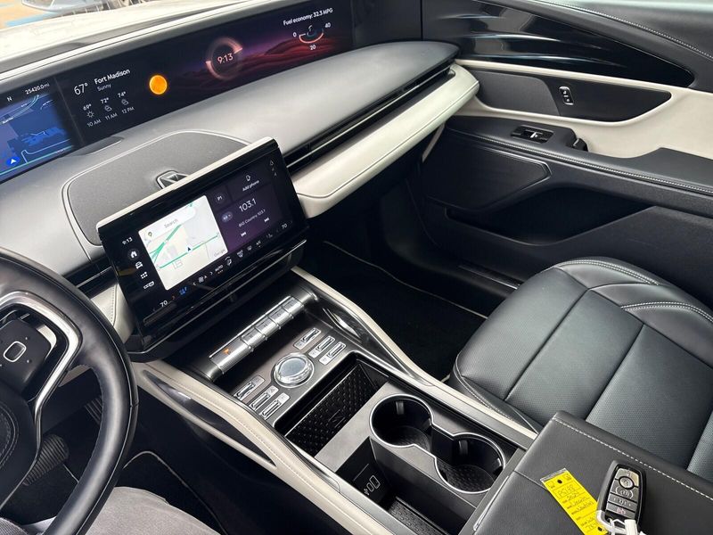 Used 2024 Lincoln Nautilus PremiereImage 13