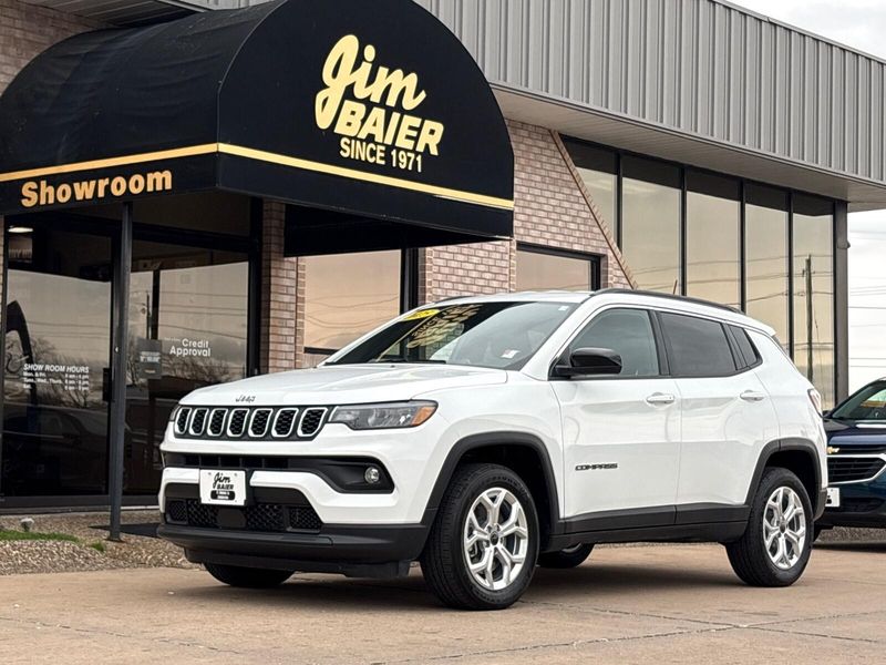 Used 2025 Jeep Compass LatitudeImage 1