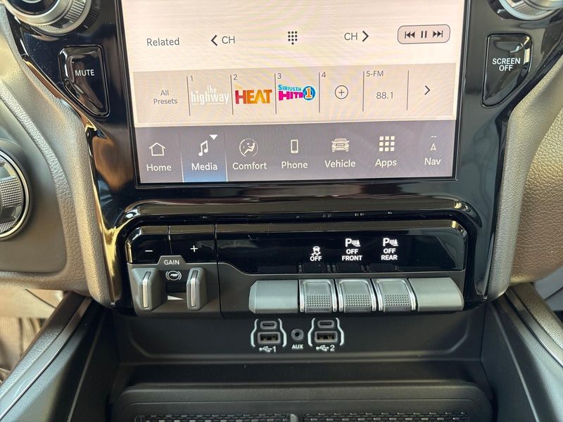 2025 RAM 1500 Laramie Crew Cab 4x4 5