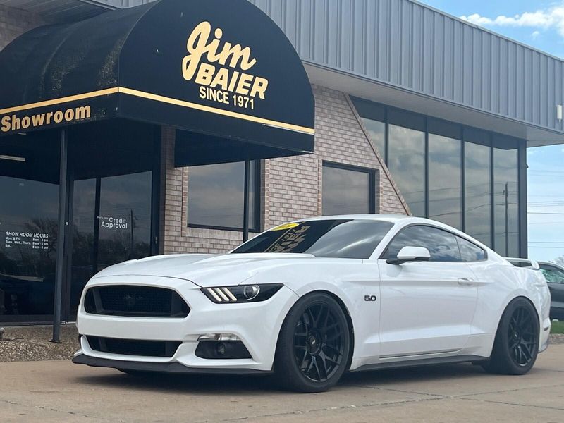 2016 Ford Mustang GT PremiumImage 1