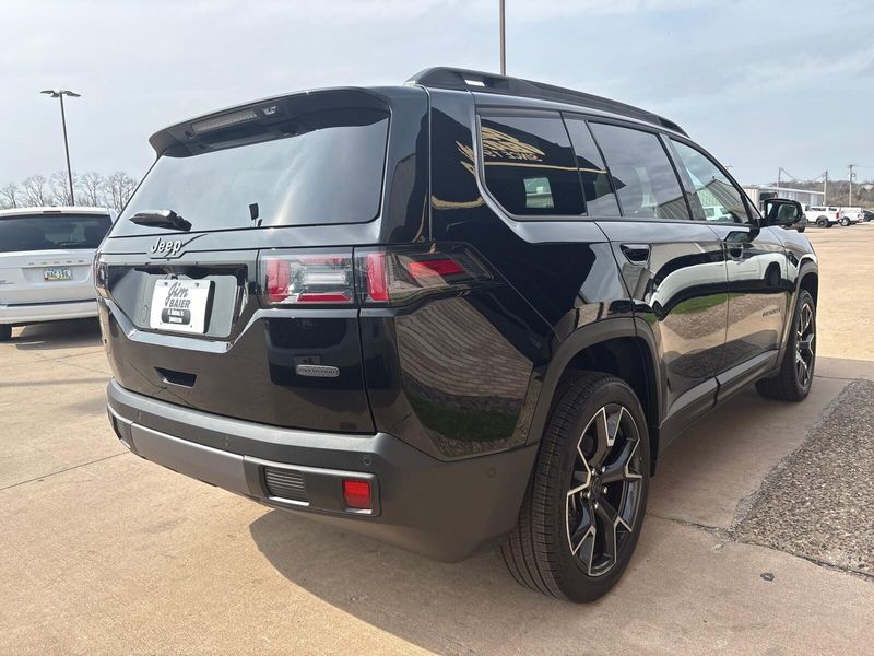 New 2026 Jeep Cherokee Overland 4x4Image 9