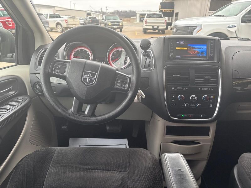 Used 2019 Dodge Grand Caravan SEImage 6