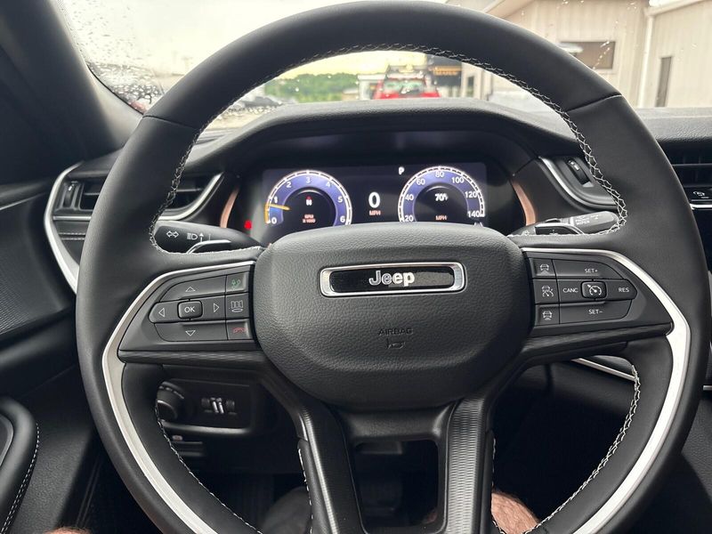 2025 Jeep Grand Cherokee Altitude X 4x4Image 14