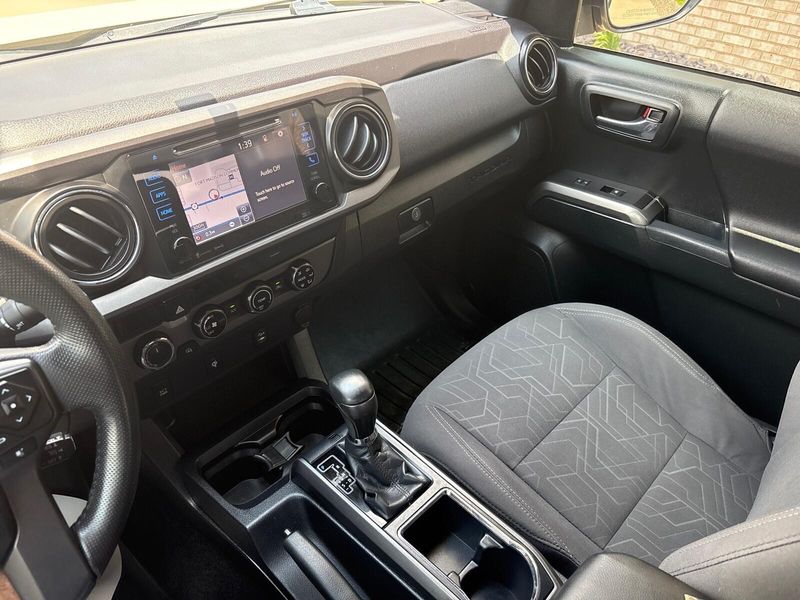 Used 2017 Toyota Tacoma TRD Off RoadImage 18