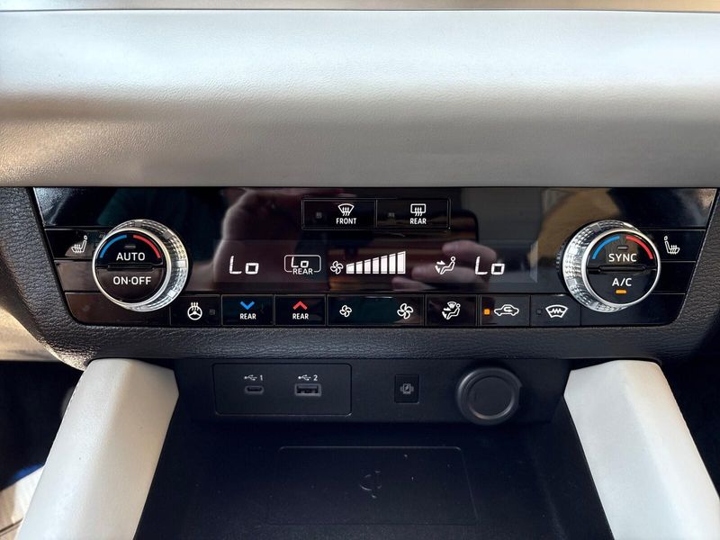 Used 2024 Mitsubishi Outlander PHEV SELImage 22