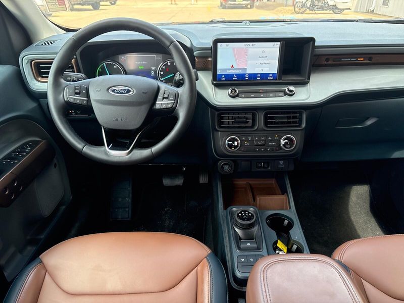Used 2023 Ford Maverick LariatImage 5