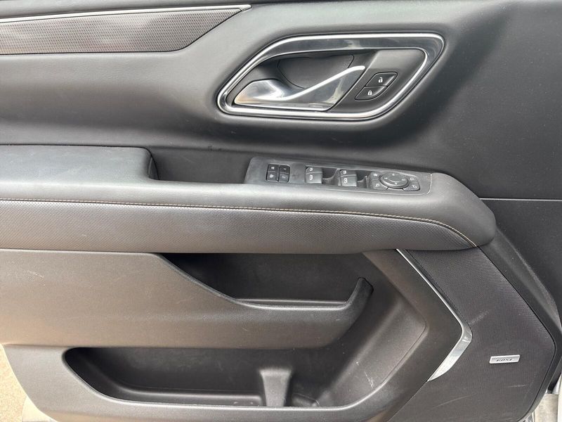 Used 2023 GMC Yukon AT4Image 13