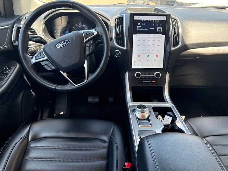 Used 2024 Ford Edge SELImage 5