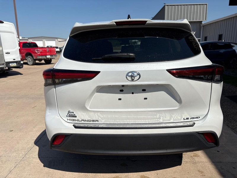 Used 2023 Toyota Highlander LImage 10