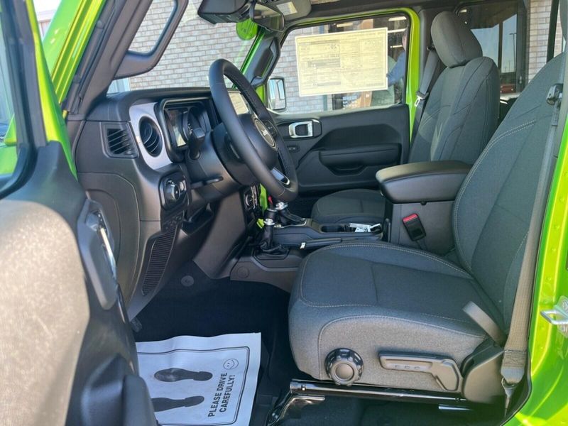 2025 Jeep Wrangler Unlimited Sport S photo 3