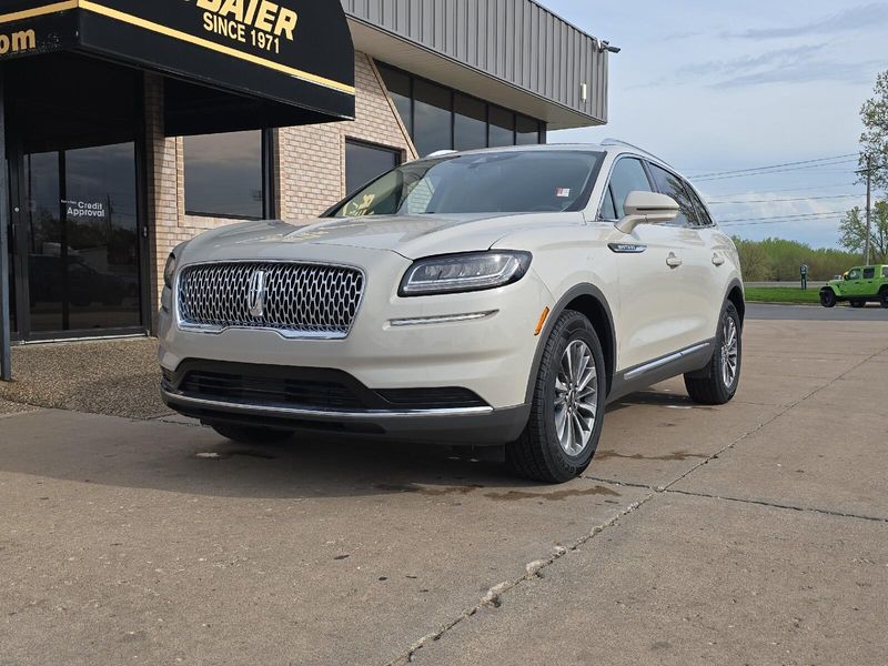 2022 Lincoln Nautilus StandardImage 4
