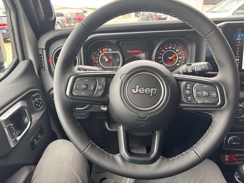 New 2026 Jeep Wrangler 4-door RubiconImage 13