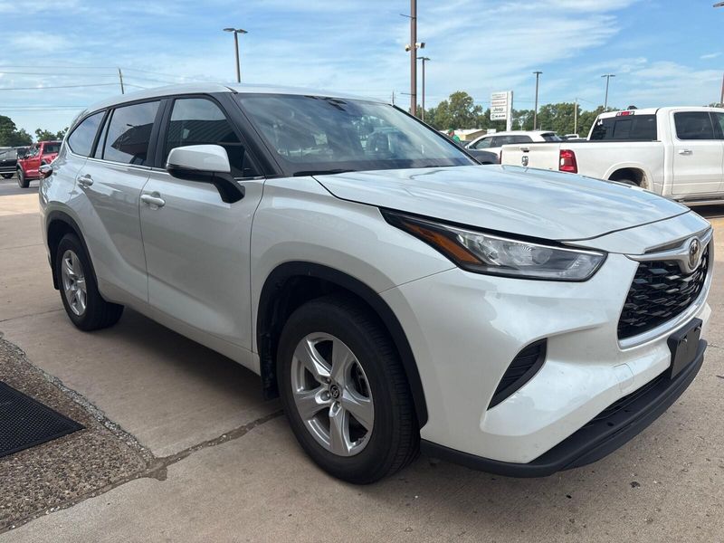 Used 2023 Toyota Highlander LImage 9