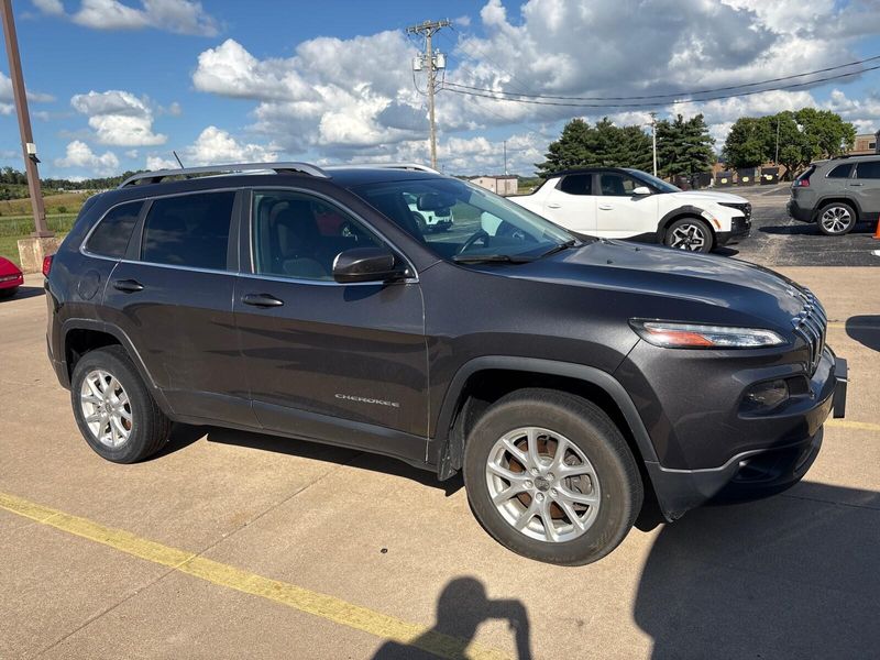 Used 2015 Jeep Cherokee Latitude AltitudeImage 10