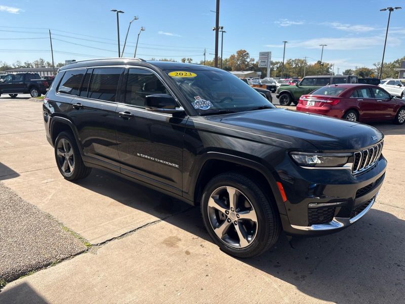 Used 2023 Jeep Grand Cherokee L LimitedImage 9