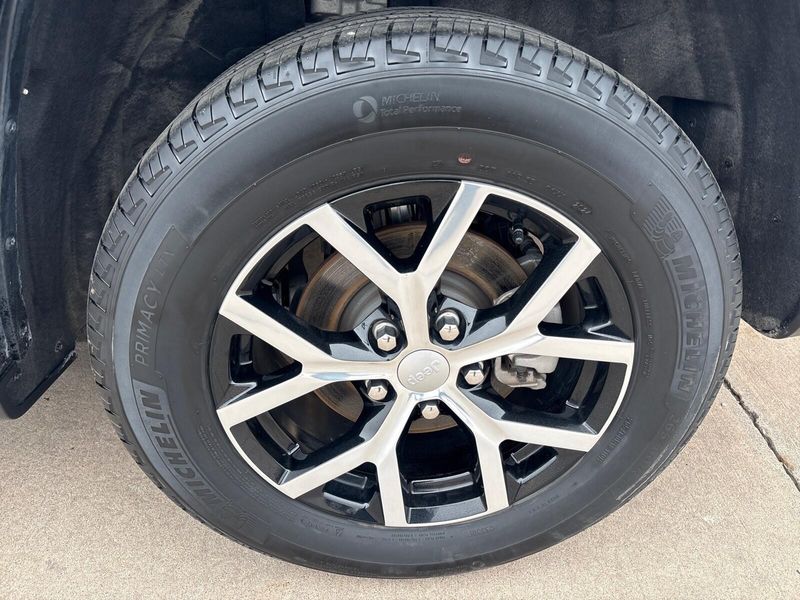 Used 2024 Jeep Grand Cherokee LimitedImage 12