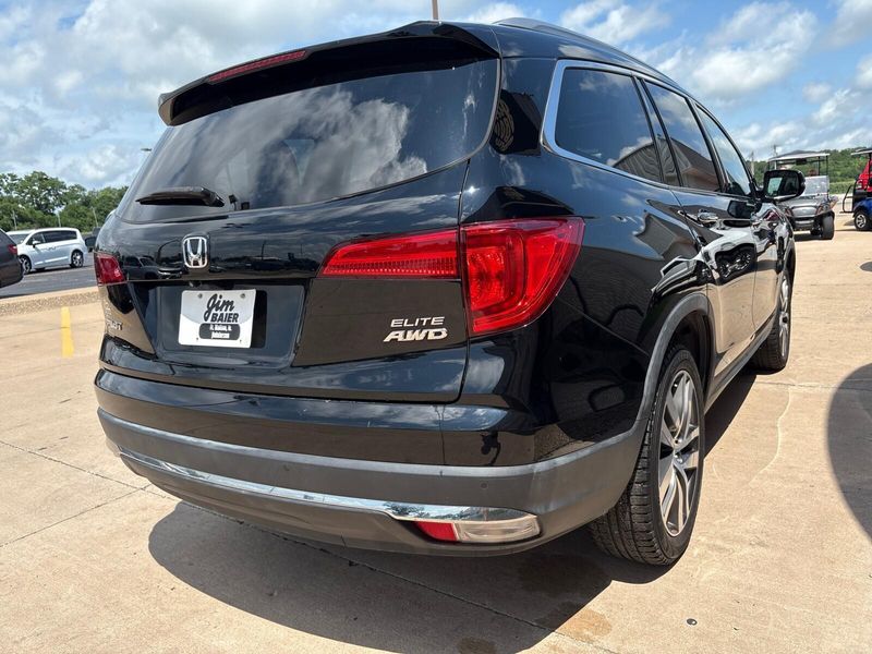 Used 2017 Honda Pilot EliteImage 12