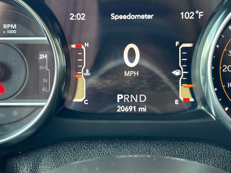 Used 2021 Jeep Wrangler Unlimited SaharaImage 15