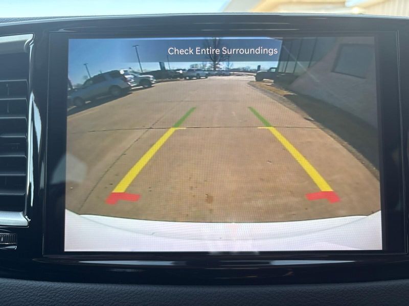 Used 2023 Chrysler Pacifica Touring LImage 20