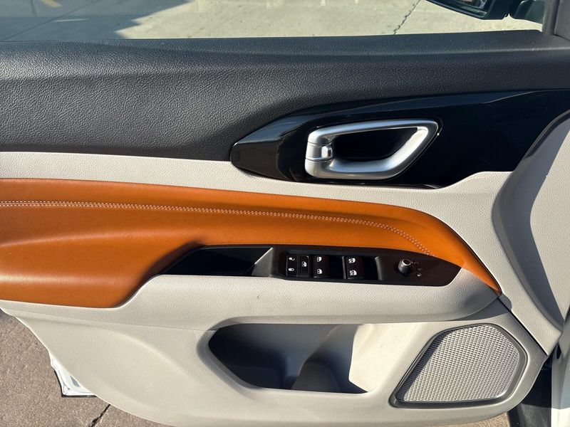 Used 2023 Jeep Compass LimitedImage 12