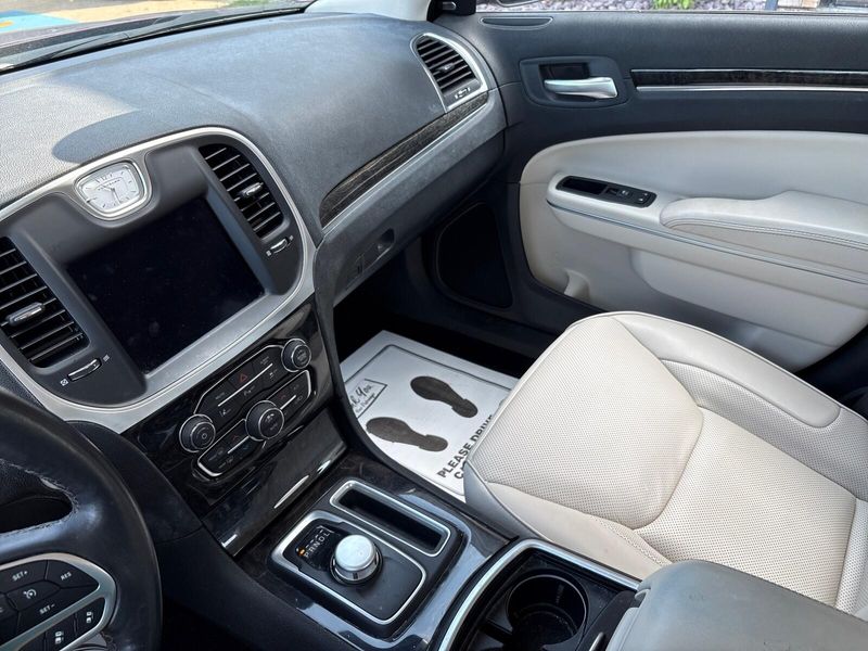 Used 2021 Chrysler 300 Touring LImage 18