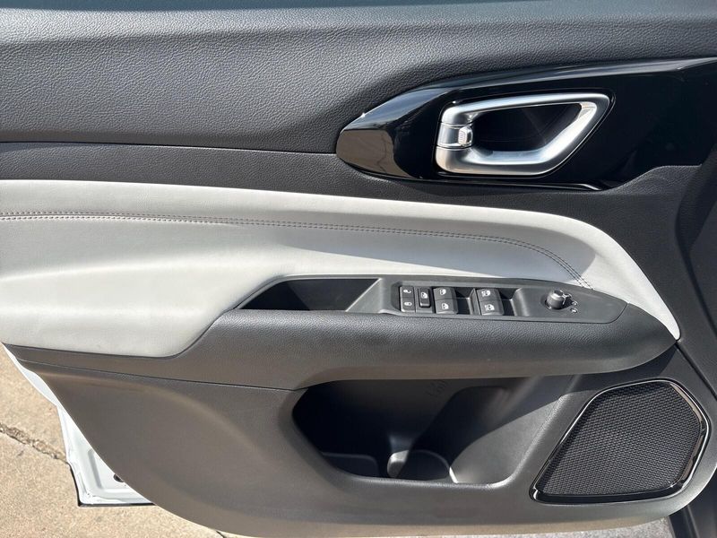 New 2026 Jeep Compass Limited 4x4Image 12