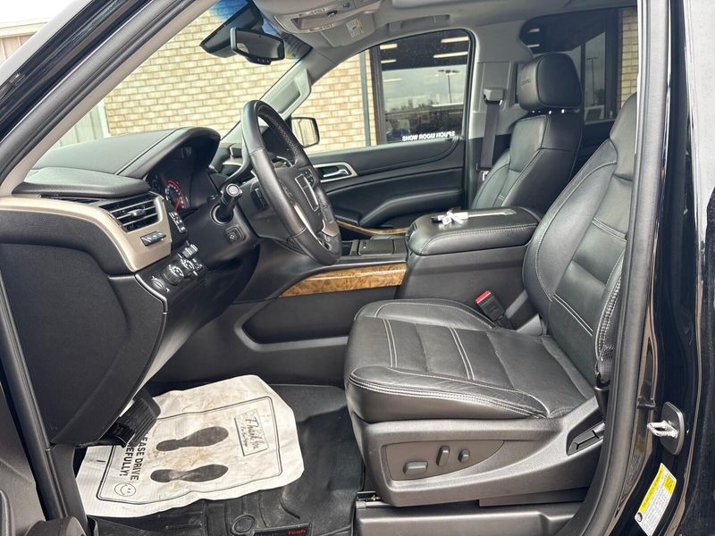 2016 GMC Yukon XL DenaliImage 3